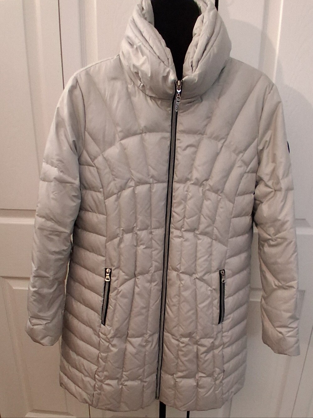 GUESS DUCK FEATHER DOWN PUFFER JACKET - Picture 1 of 10